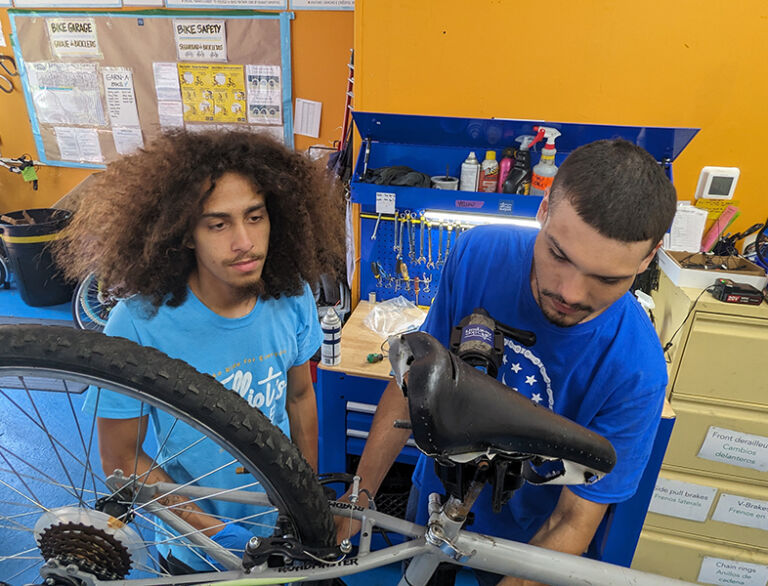 Community bike shop online near me